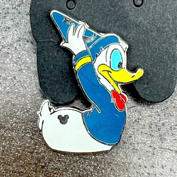 Donald Duck Sourcer Hidden Mickey Trading Pin WDW 2007 - Picture 1 of 3
